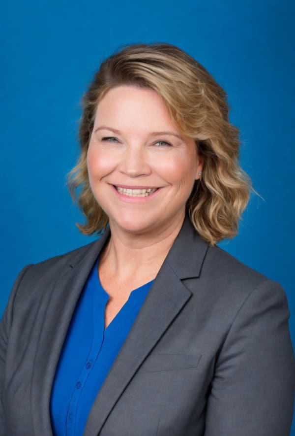 Kristie Headshot